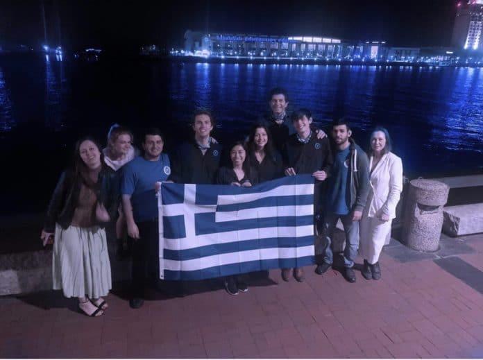 jóvenes greco-americanos