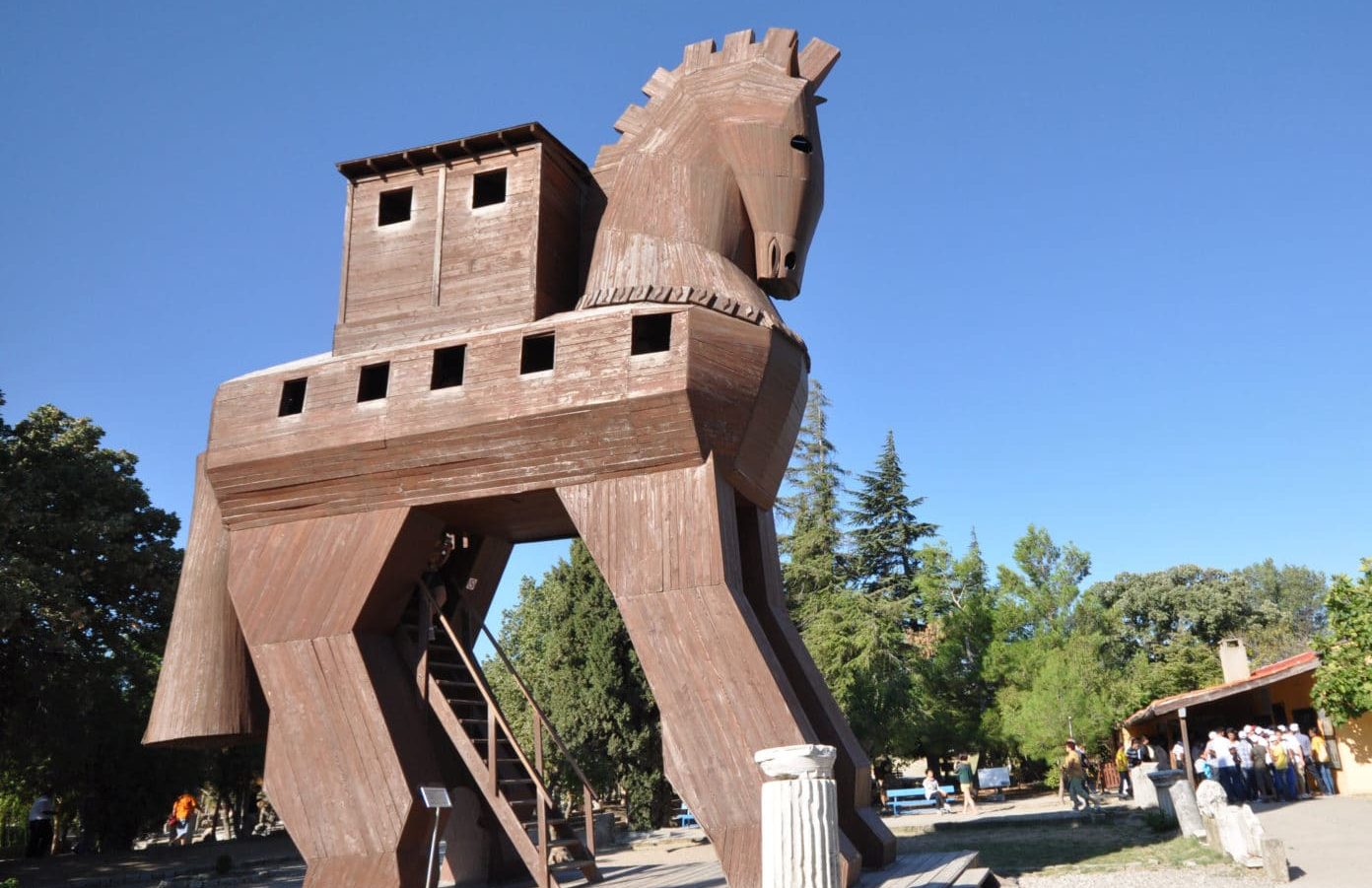 Arqueólogos Afirman Haber Descubierto el Caballo de Troya en Turquía