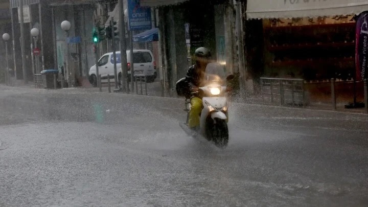 lluvia en Atenas